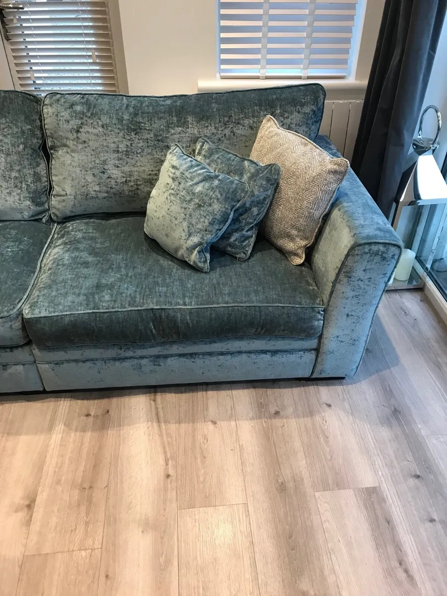 Stylish sky blue velvet suite - Image 4