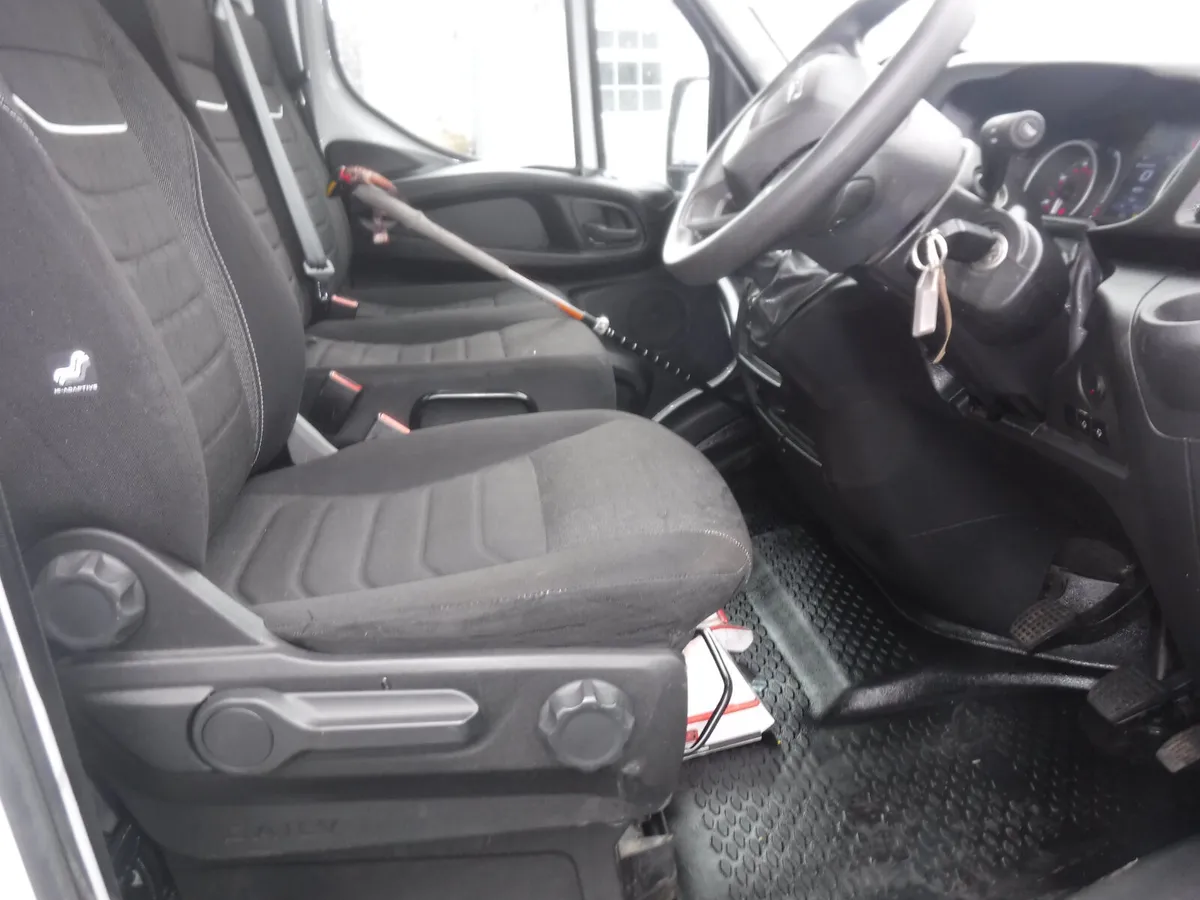 Iveco Daily Tipper 35-140  21/11/22 twin wheel. - Image 4