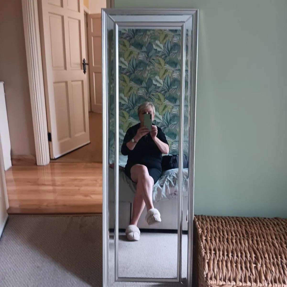 Full  length mirror siier surround petfect cond - Image 1