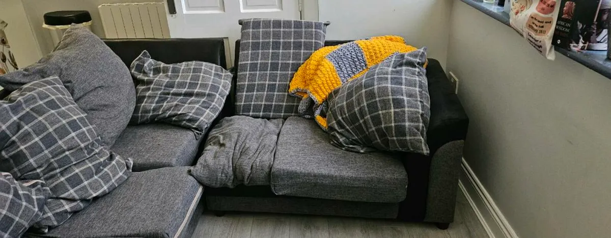 Free couch in lower Glanmire Road - Image 1