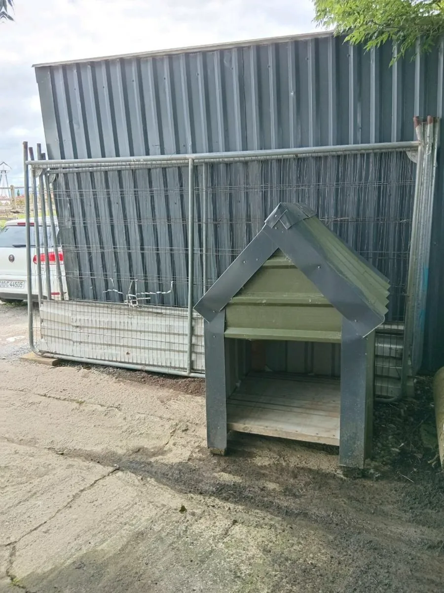 Dog run - Image 1