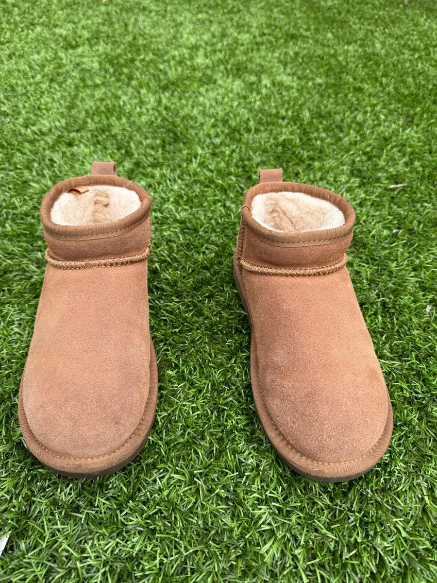 Ugg - Image 2