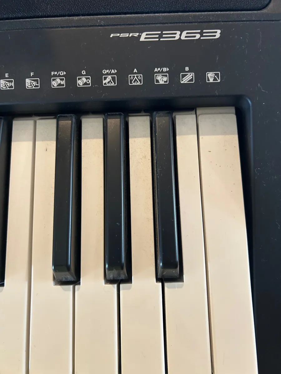 Yamaha Keyboard E363 - Image 1