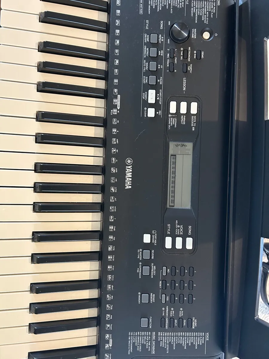 Yamaha Keyboard E363 - Image 4