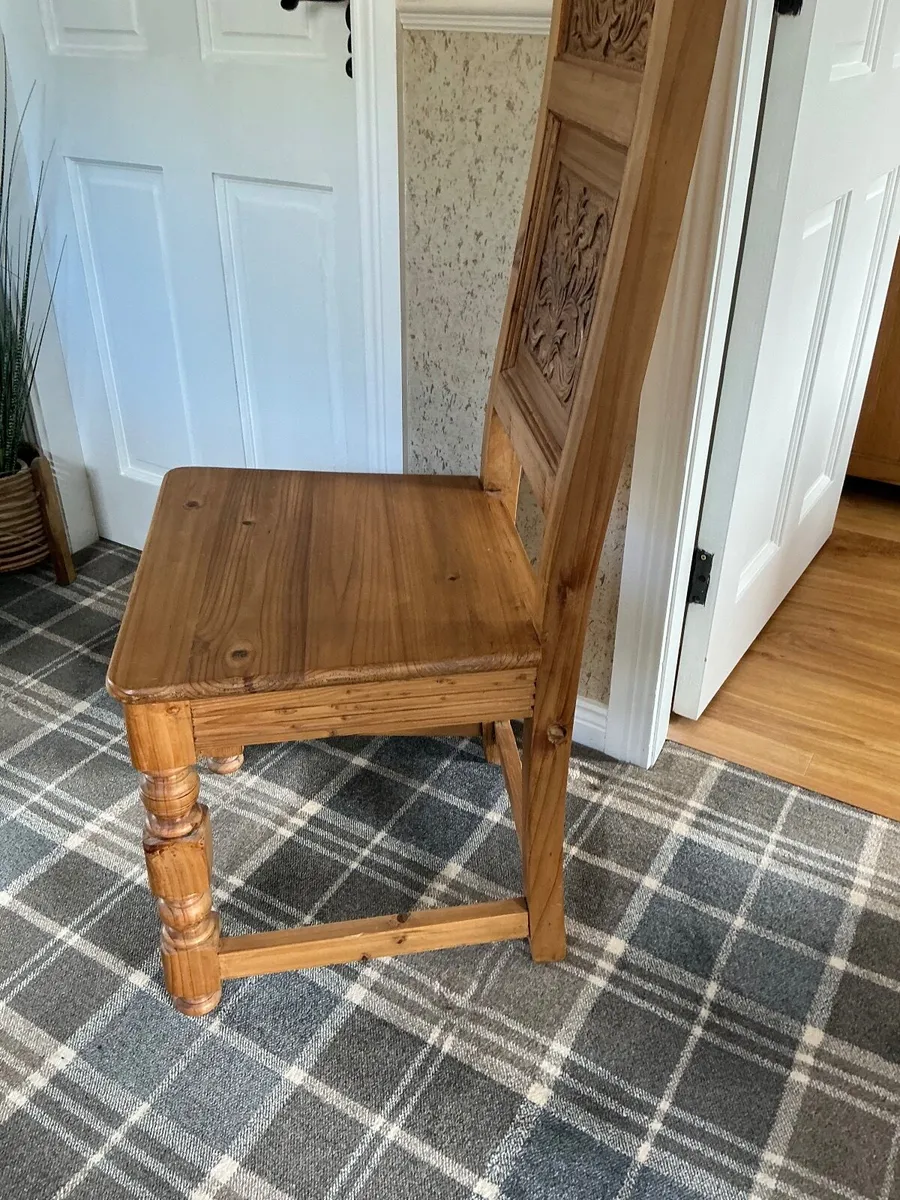 Chair suitable for hall r bedroom - Image 3