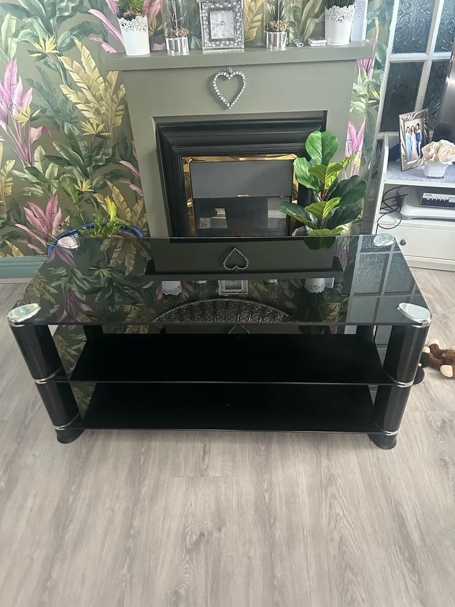 Black glass to unit fit 55in tv . - Image 1