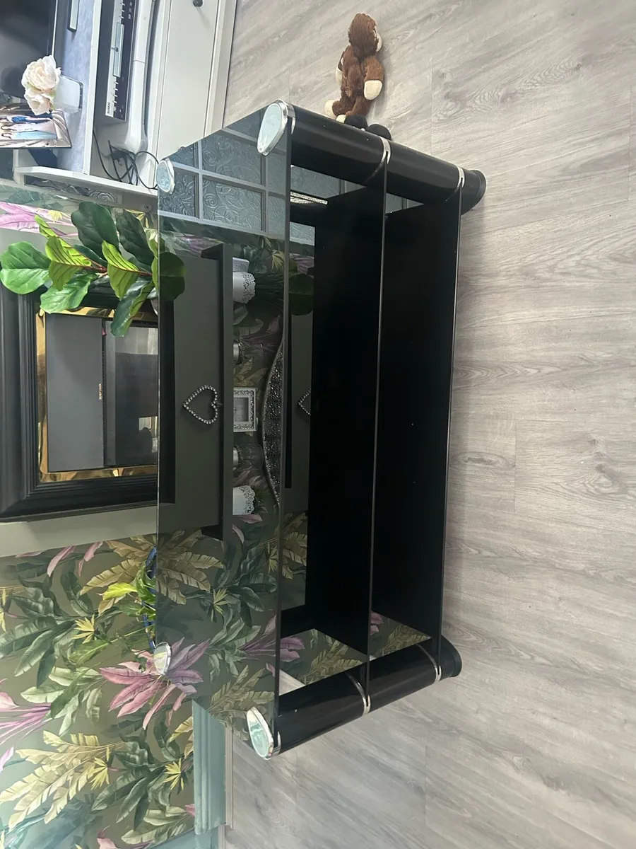 Black glass to unit fit 55in tv . - Image 3