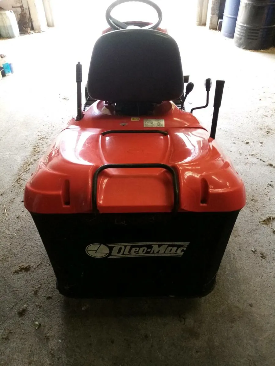 Oleo mac ride-on-mower - Image 3