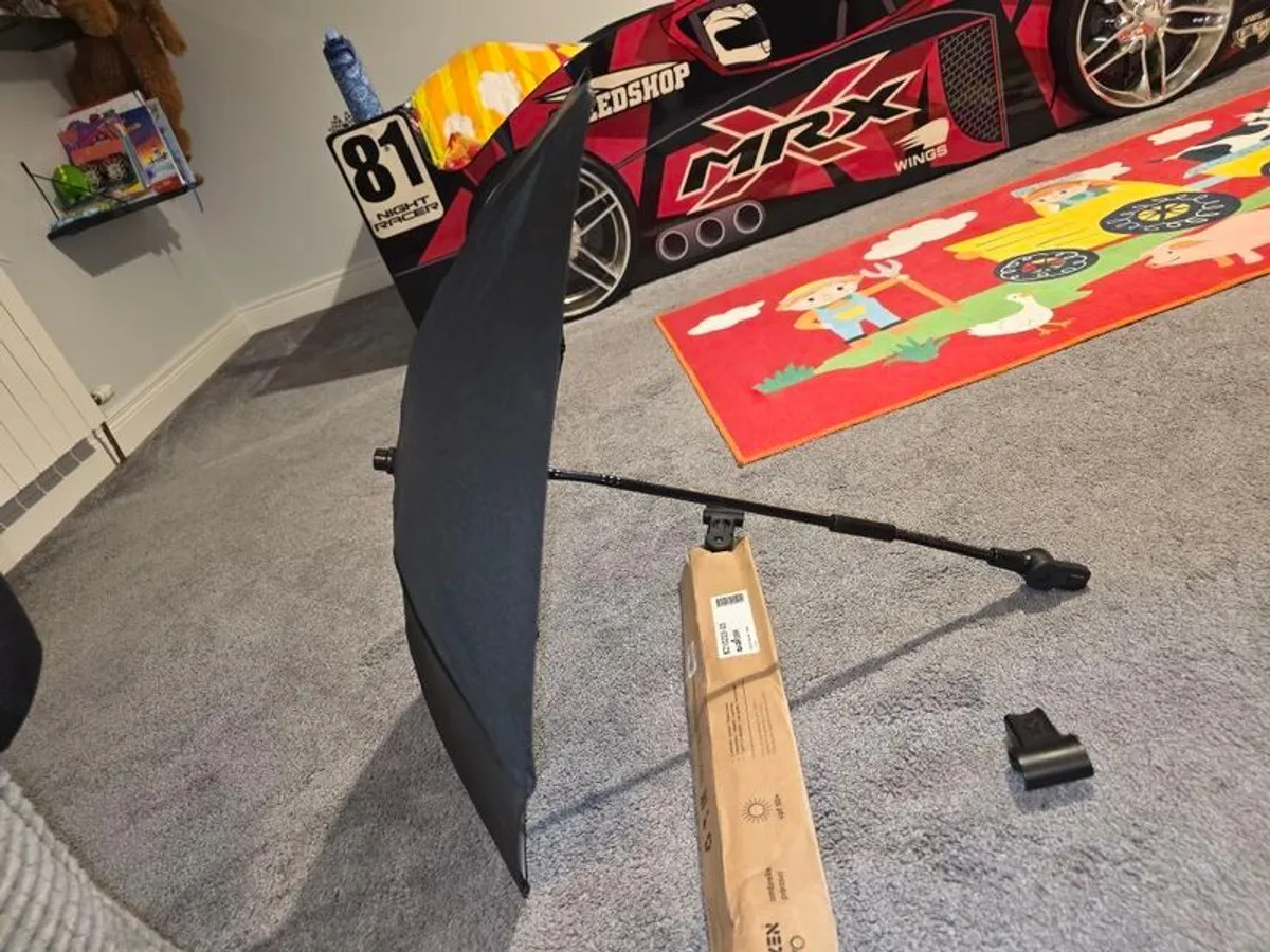Babyzen Parasole, 2 for sale 25 each with adaptors - Image 3