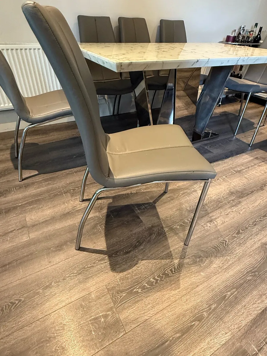 Dining table - Image 3