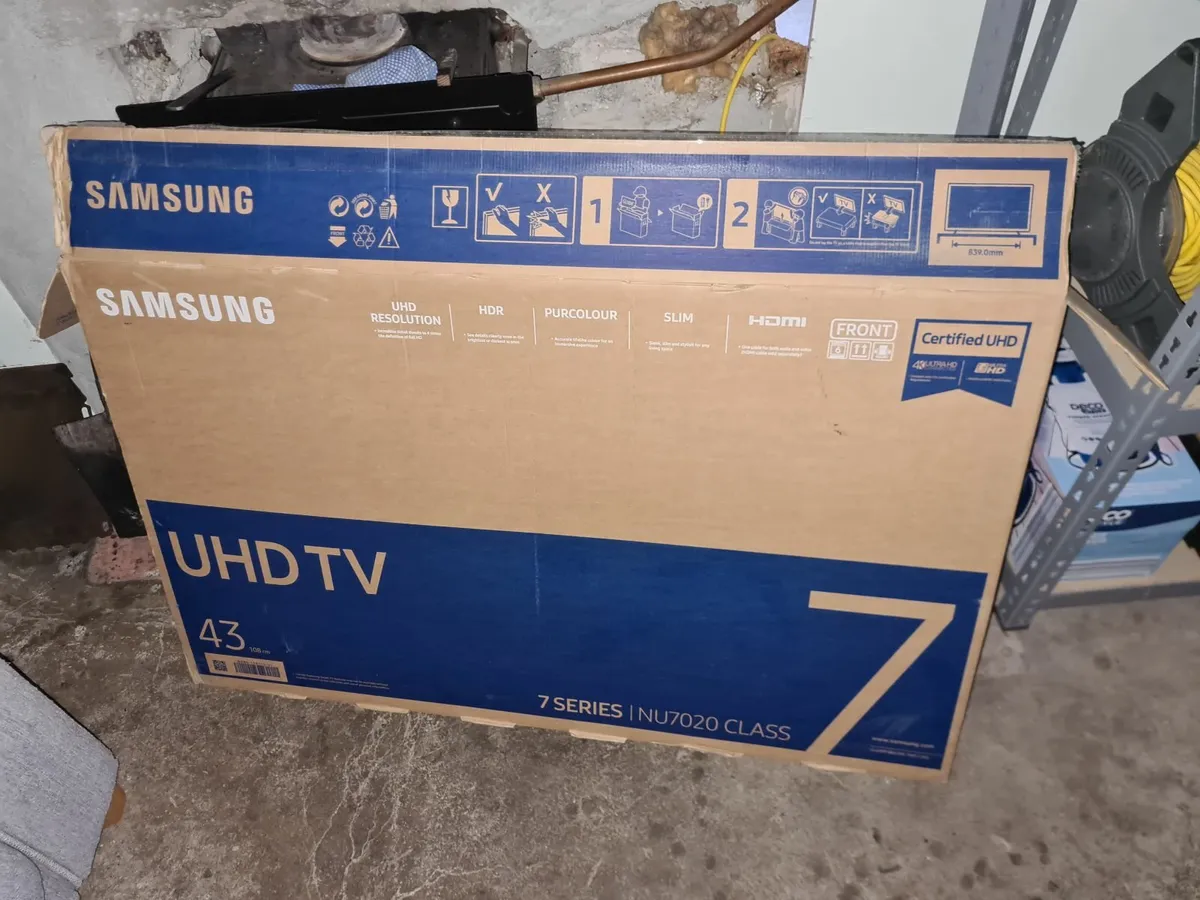 Samsung 43" UHD 7 series TV - Image 1