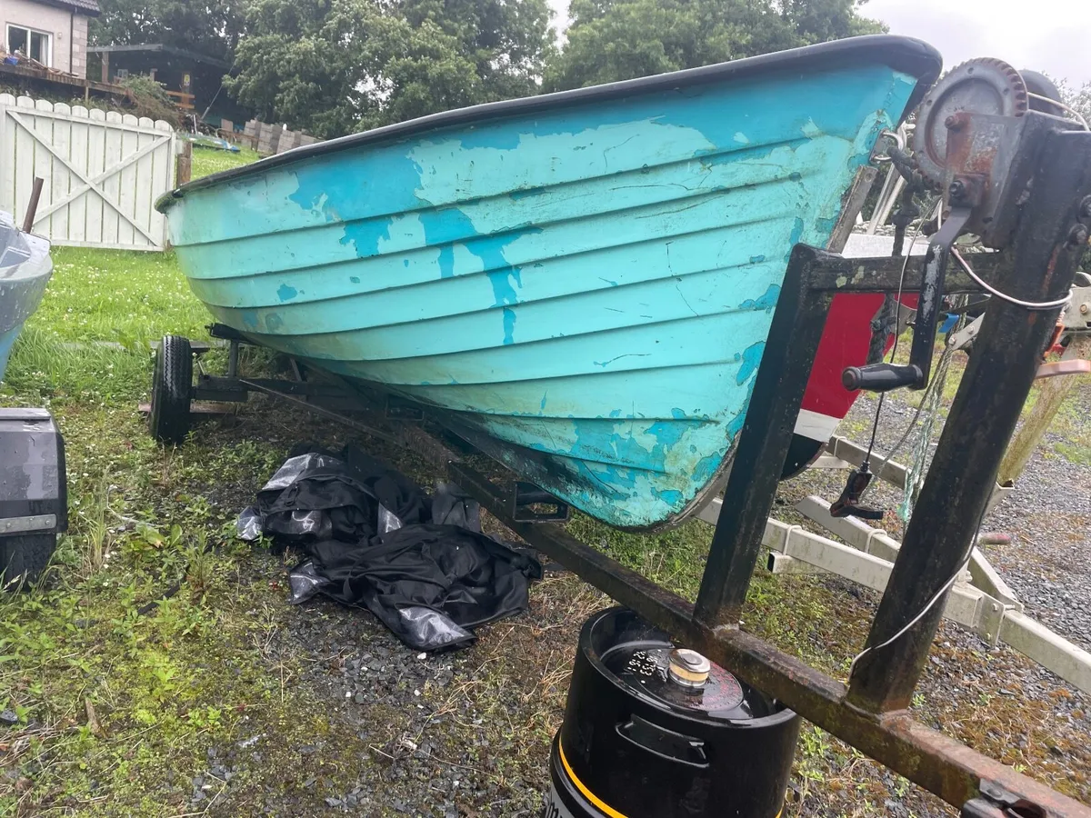 Boat  and trailer - Image 3