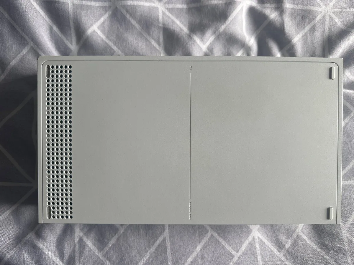 Xbox series s and controller - Image 3