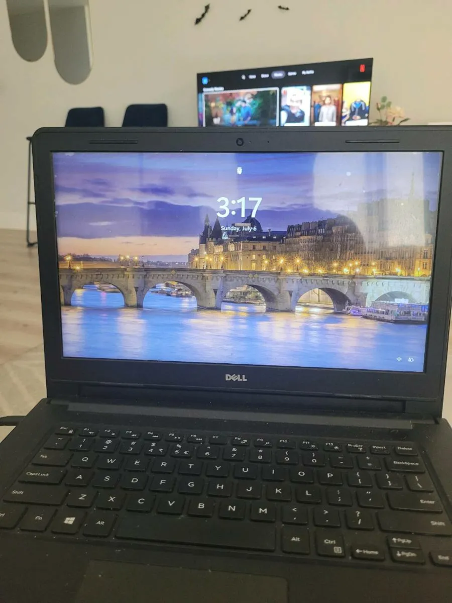 Laptop - Image 2