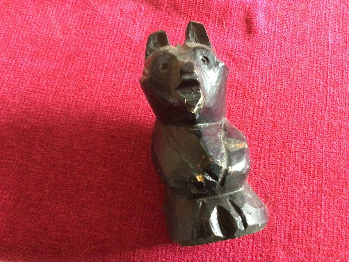 Wood carved Bear - Image 2