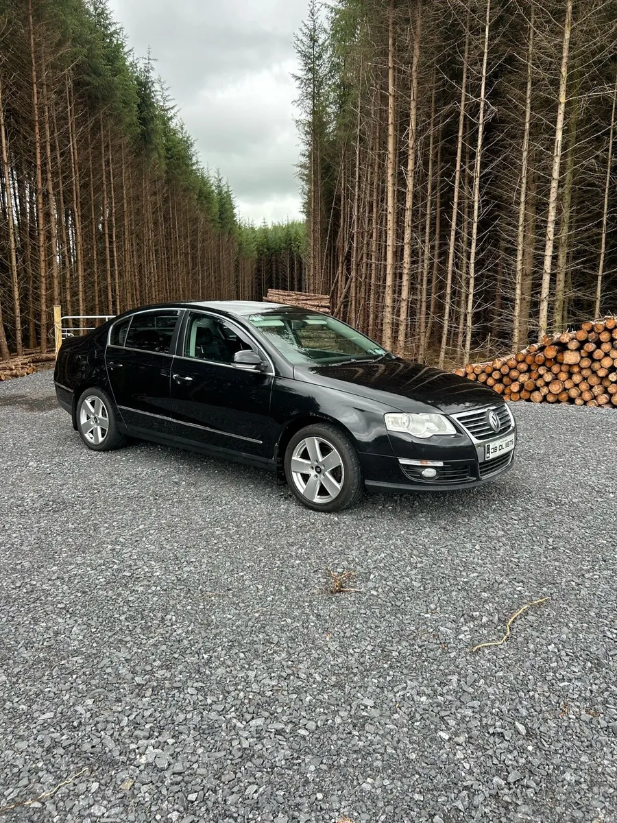 Volkswagen Passat - Image 2