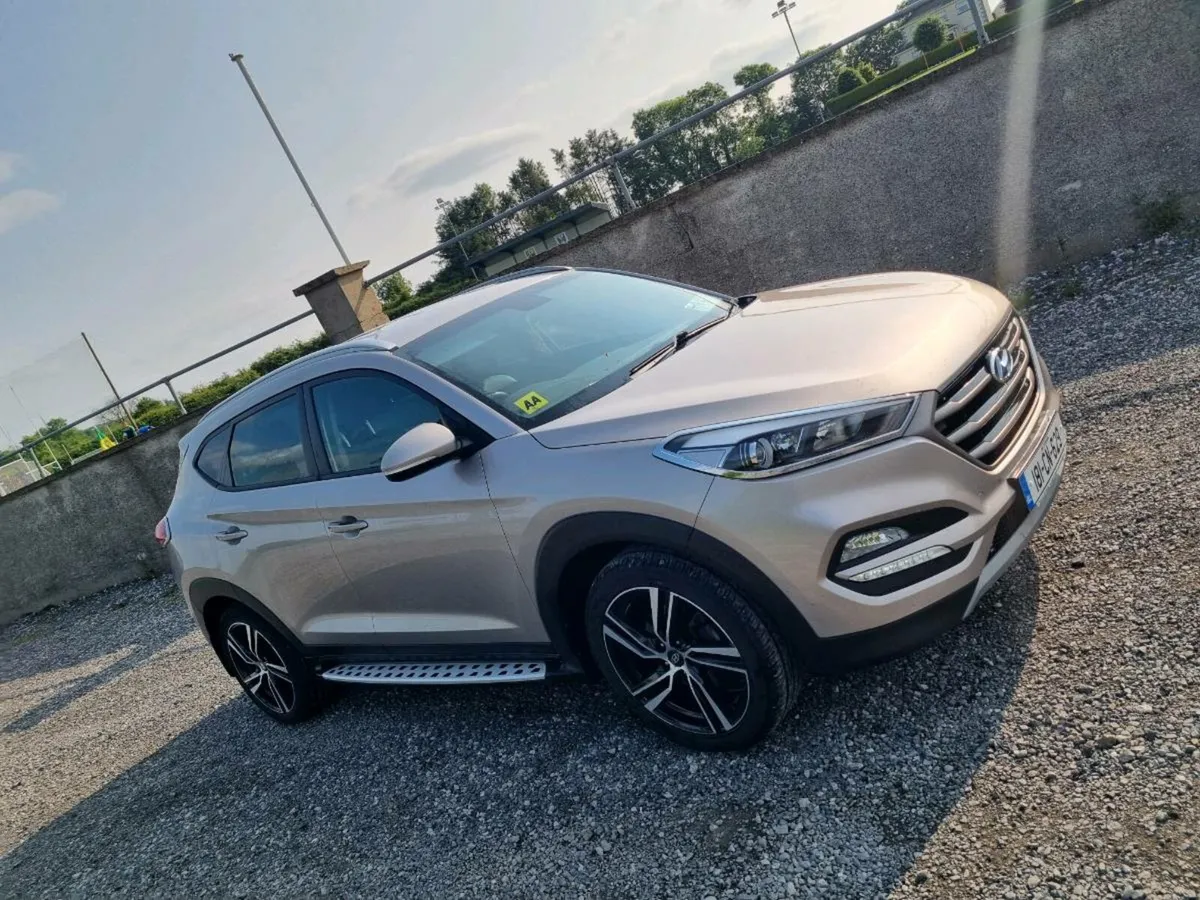 Hyundai Tucson Executive (low mileage) - Image 1