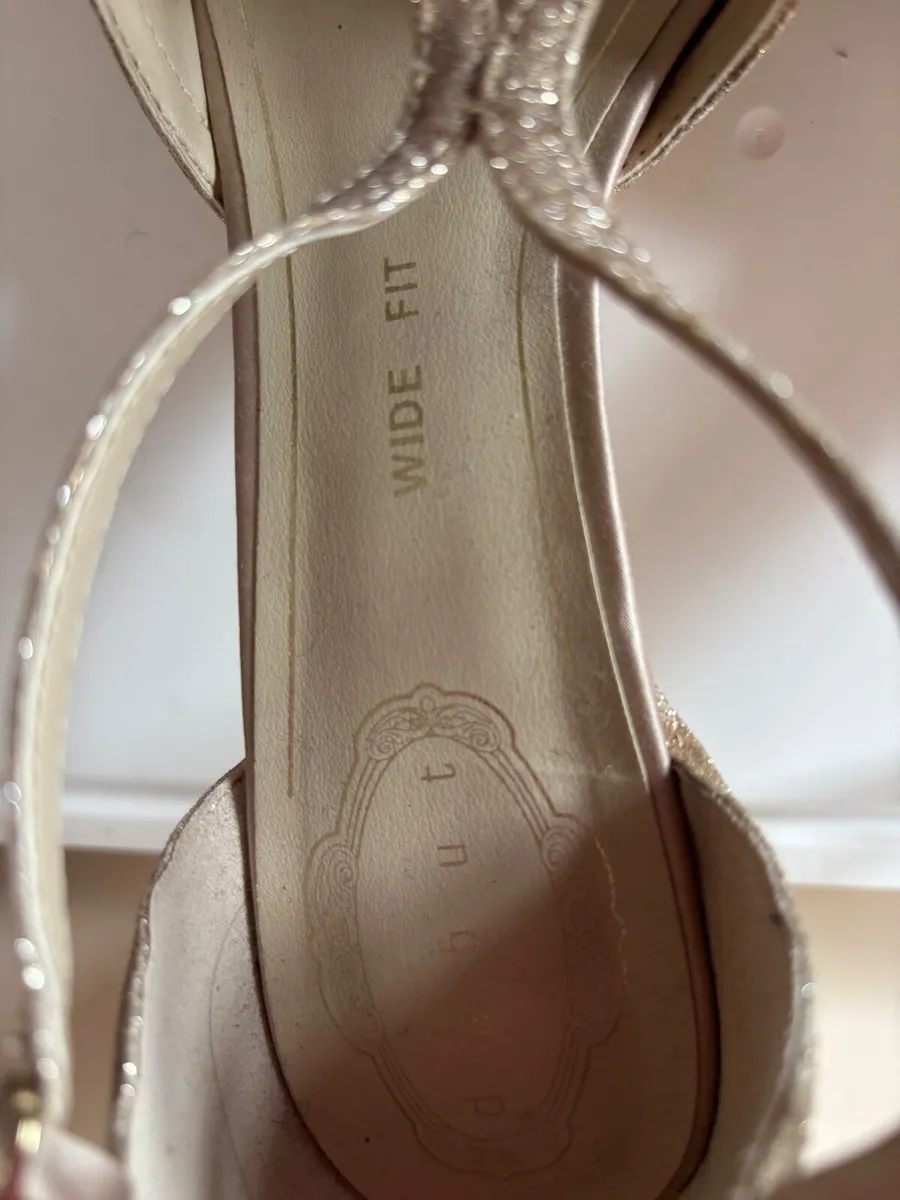Shoes - Image 3