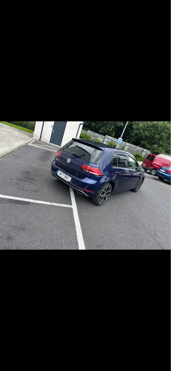 2018 Volkswagen Golf - Image 2