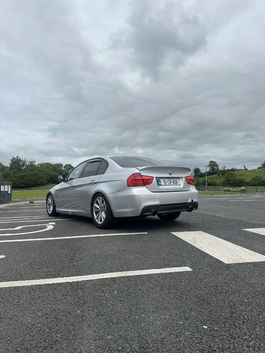 BMW 3-Series 2010 - Image 1