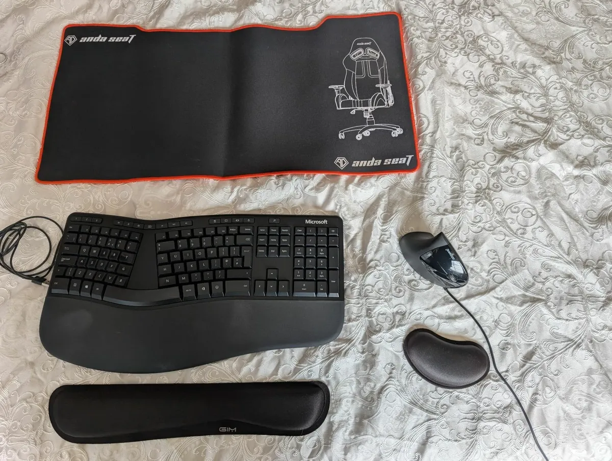 Ergonomic Keyboard, Mouse, and Desktop Mat - Image 4