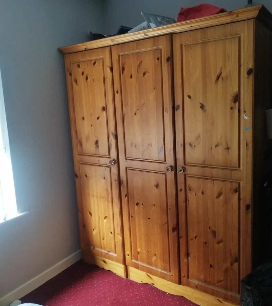 Oak double wardrobe - Image 1