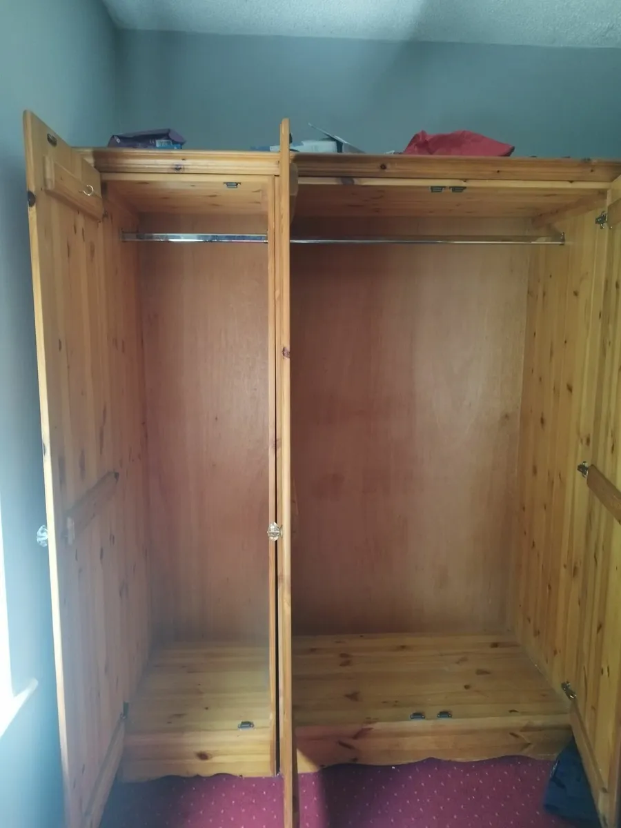 Oak double wardrobe - Image 2