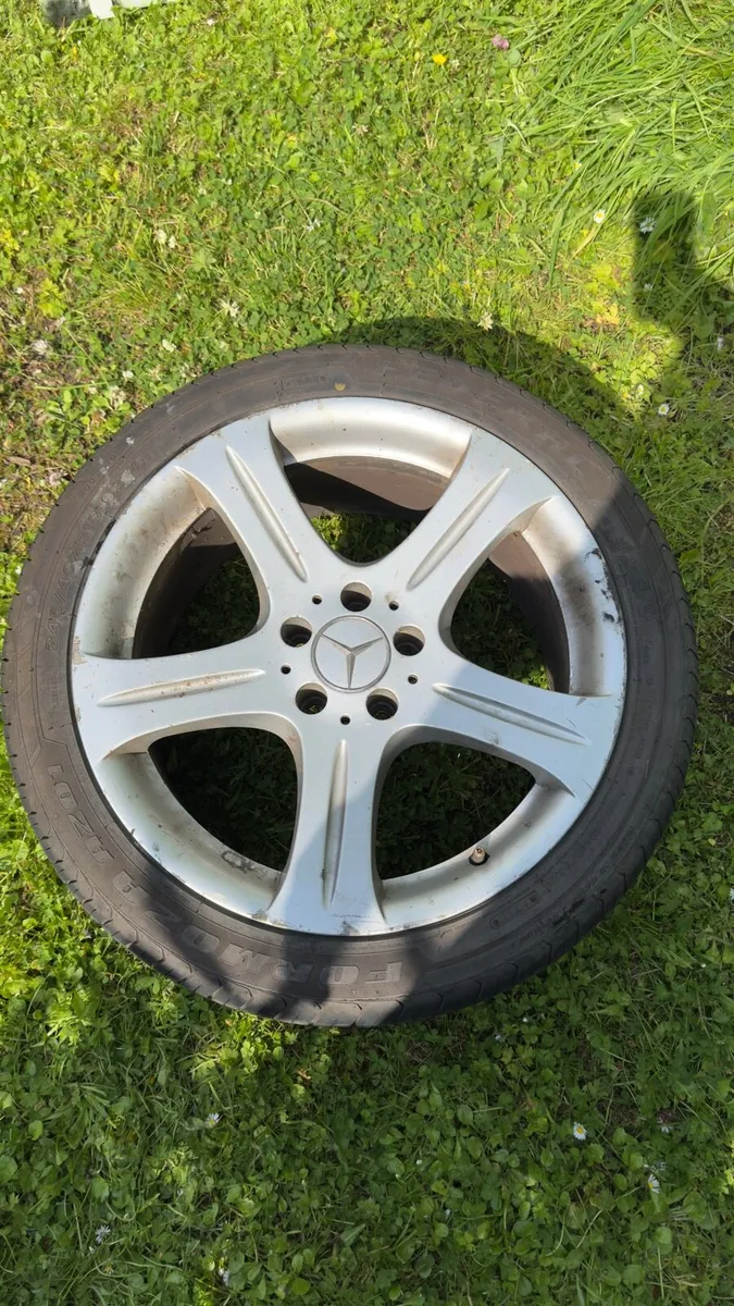 1 x tire with rim, not welded - Image 1