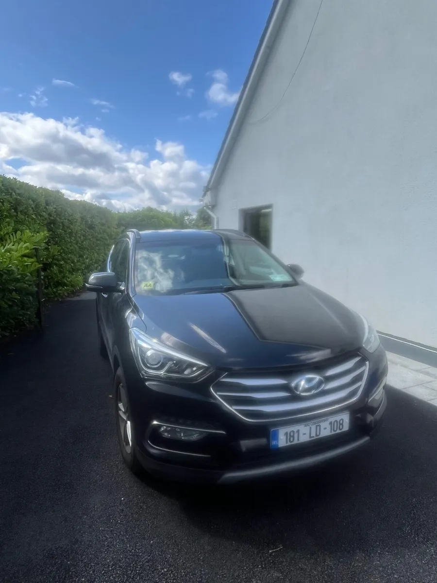 Hyundai Santa Fe 2018 - Image 2