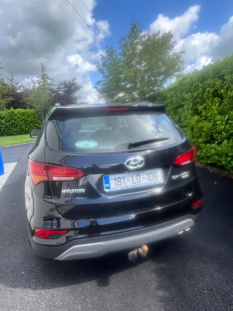 Hyundai Santa Fe 2018 - Image 3