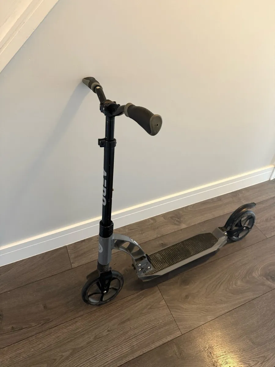 Scooter - Image 1