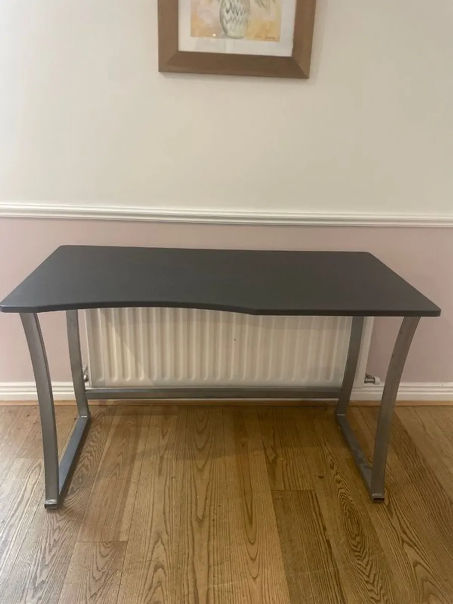Desk - Image 1