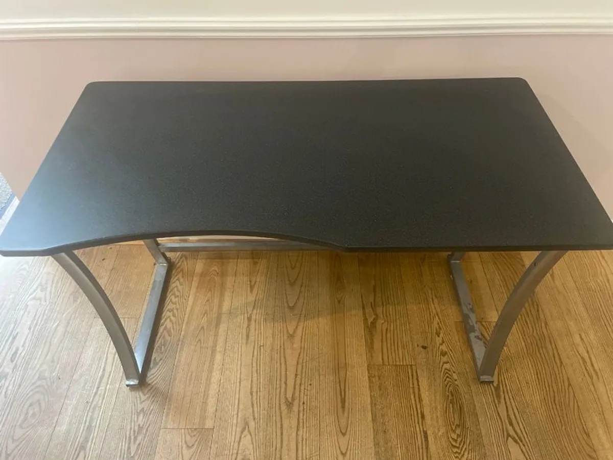 Desk - Image 2