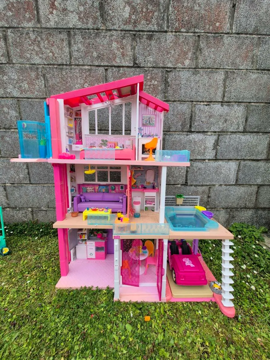 Barbie Dream House - Image 1