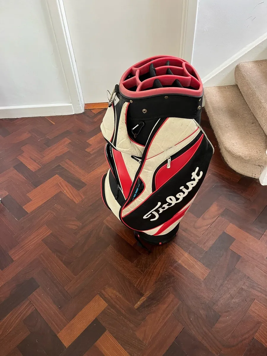 Titleist Tour Staff Bag – CLASSIC Tour Look - Image 1