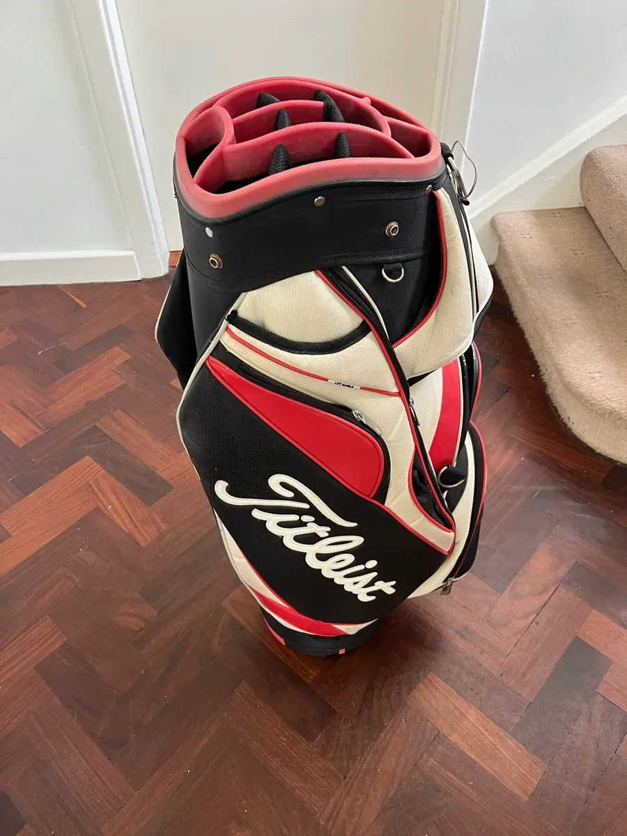 Titleist Tour Staff Bag – CLASSIC Tour Look - Image 3