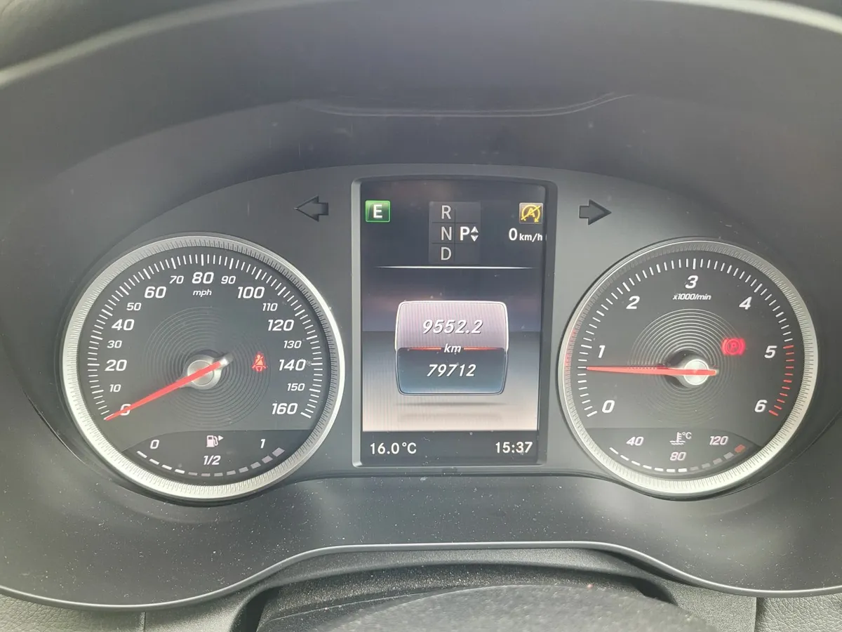 Mercedes-Benz C-Class 2018 - Image 3