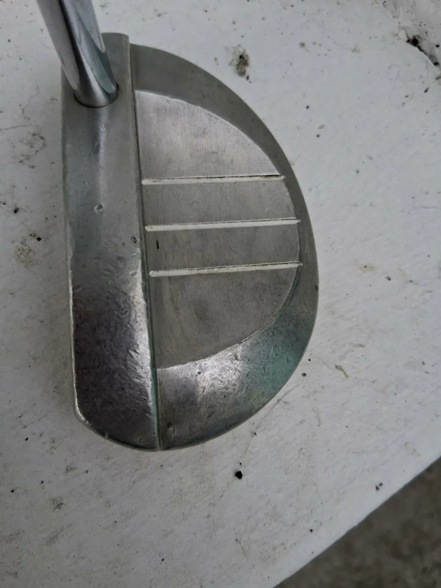 Scotty Cameron Red X Left Hand Putter - Image 1