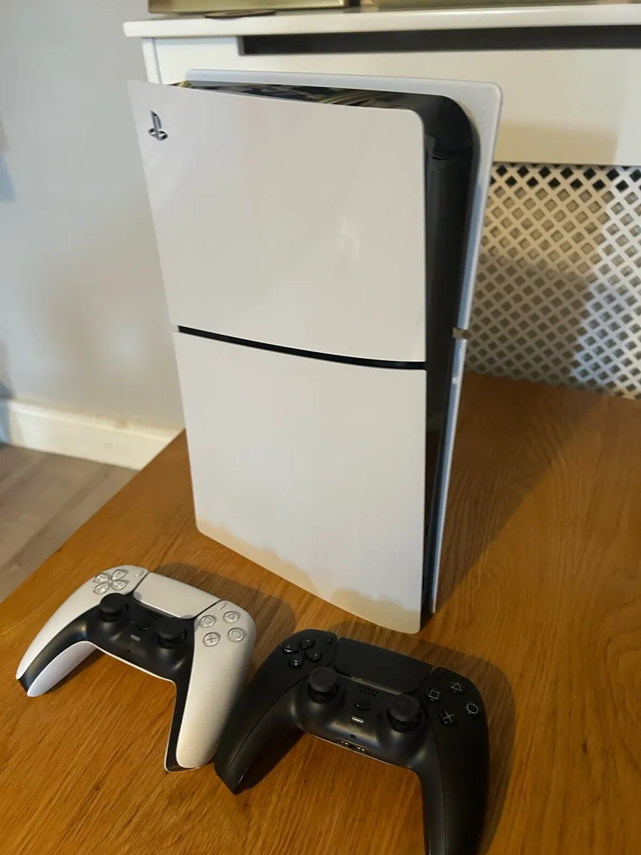 Ps5 digital with 3 games