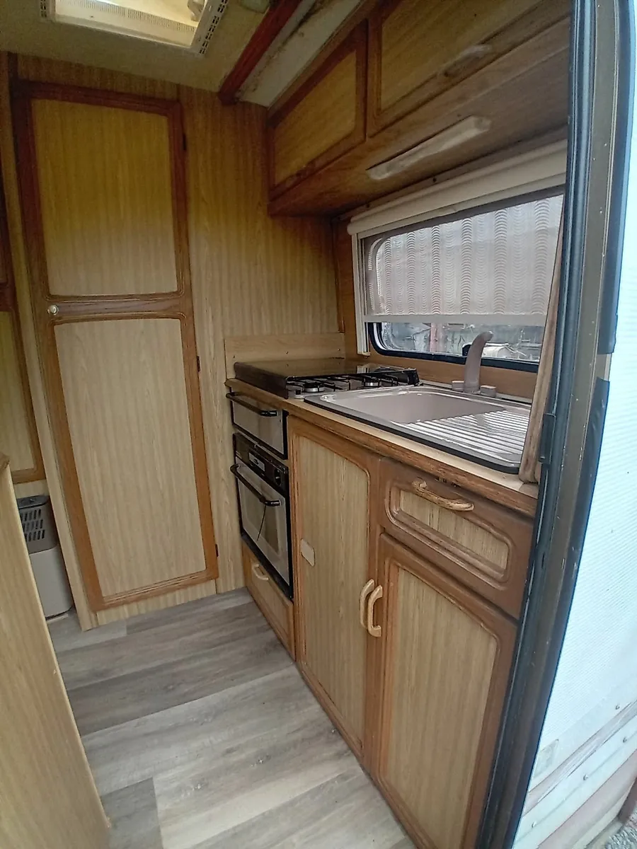 Caravan - Image 2