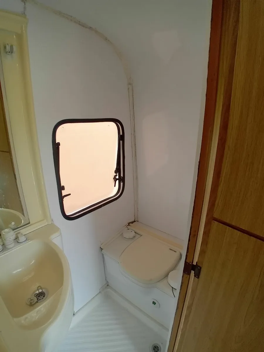 Caravan - Image 4