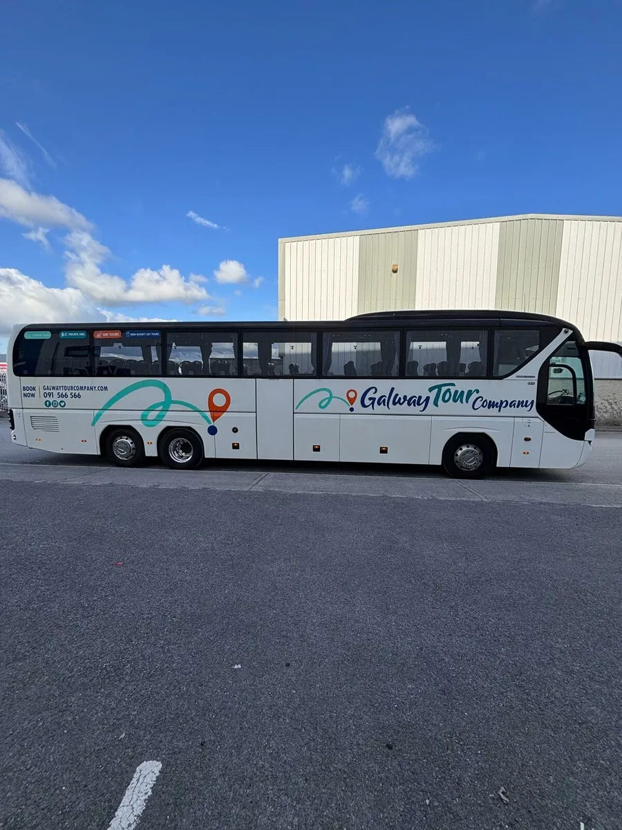 2013 man neoplan 61 seater coach - Image 3