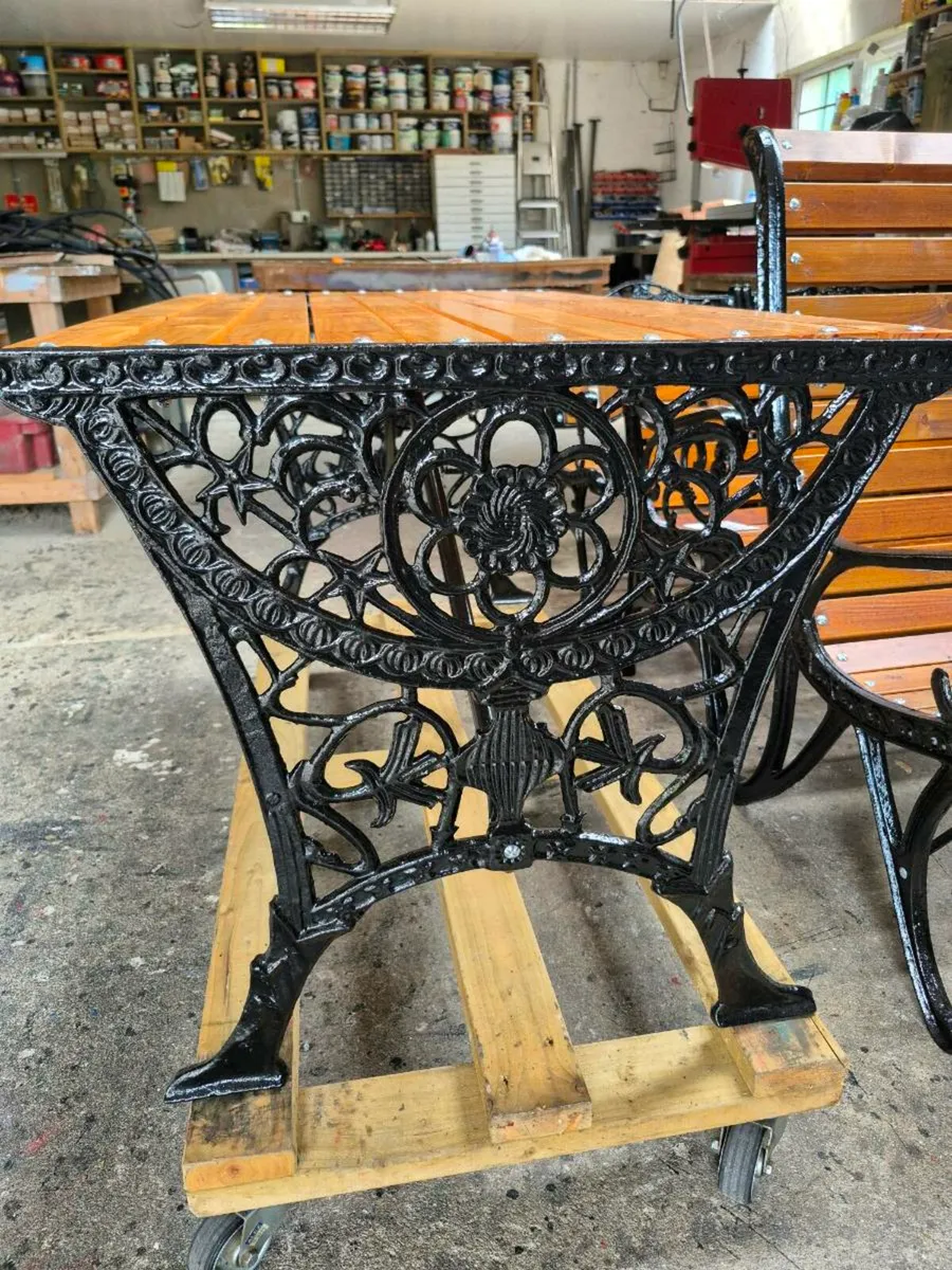 Cast iron Table - Image 2