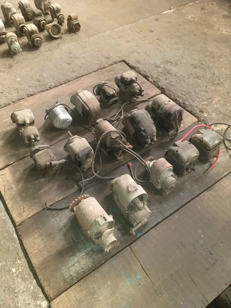 Assorted Engine Magneto's - Image 1