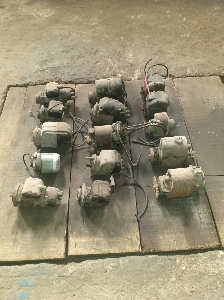 Assorted Engine Magneto's - Image 2