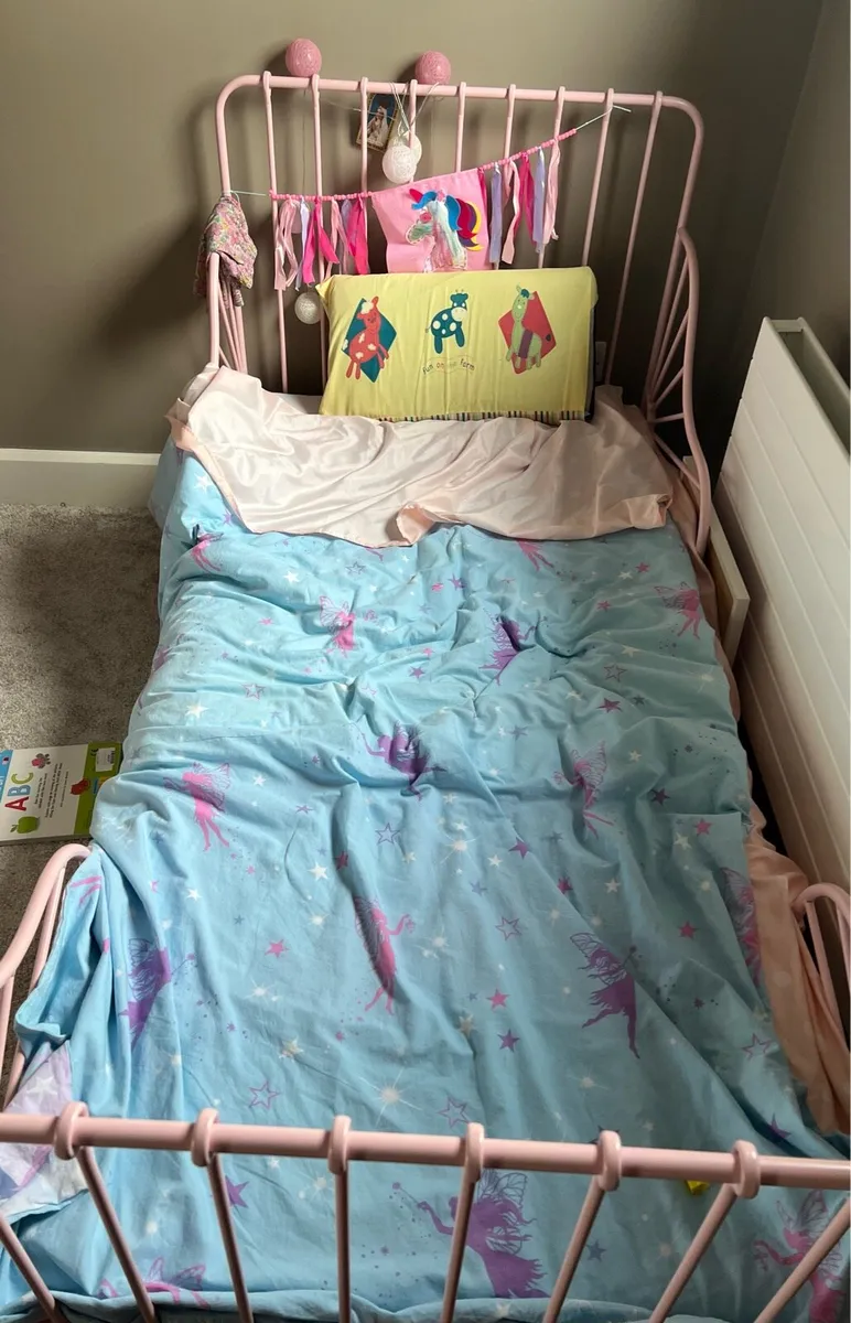 Kids pink bed - Image 2