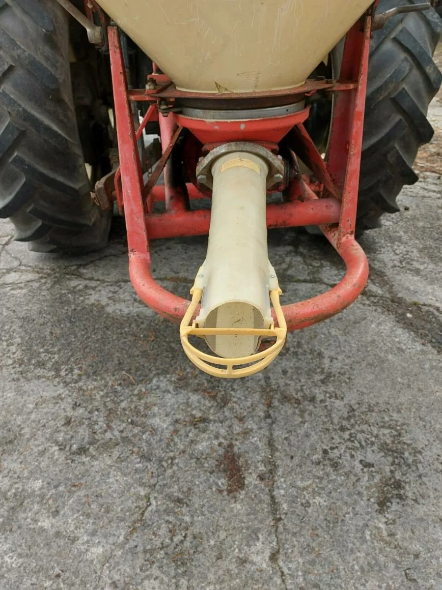 Vicon Manure Spreader with lid - Image 2