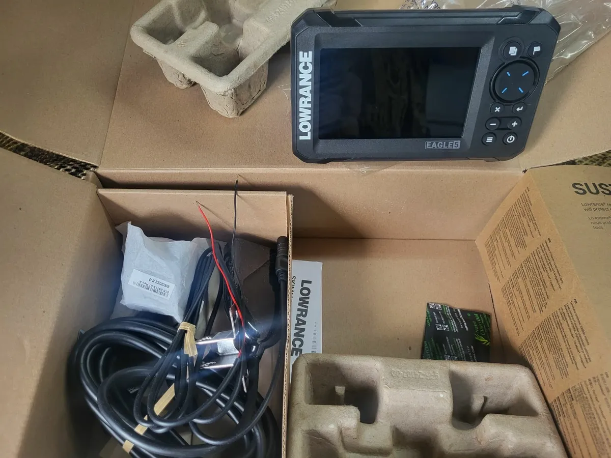 Fish Finder. Lowrance Eagle 5" - Image 3