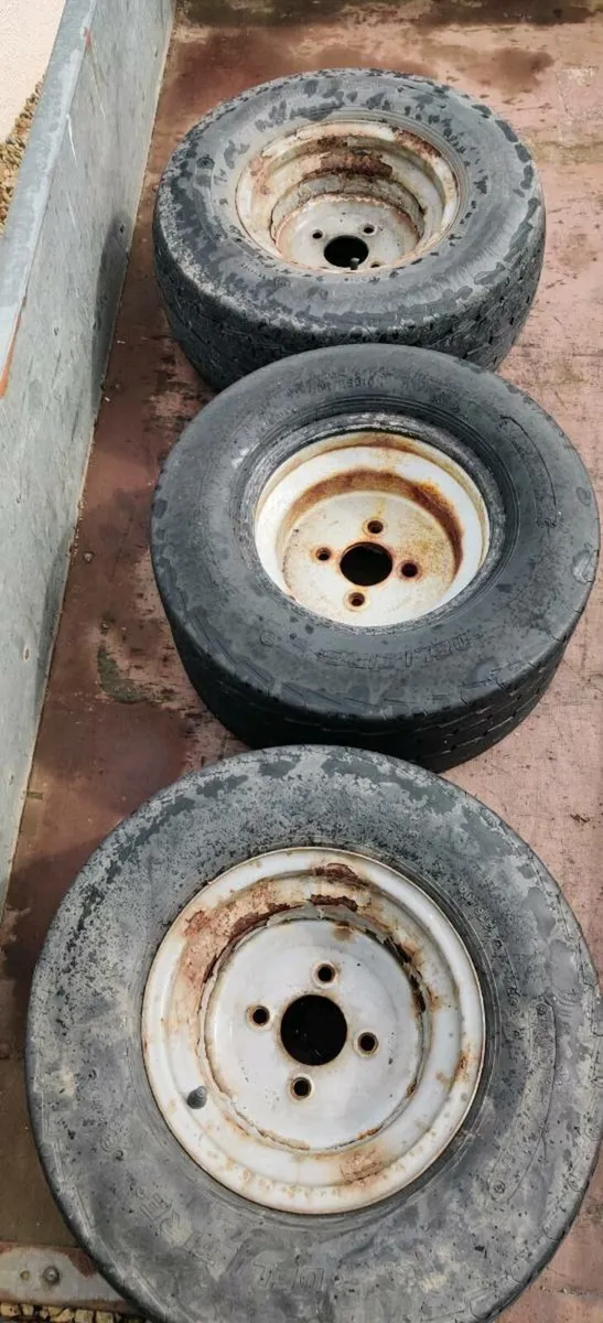 Ifor Williams trailer flotation tyre - Image 1