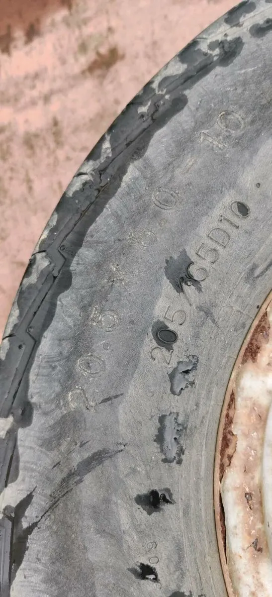 Ifor Williams trailer flotation tyre - Image 4